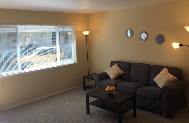 !!! 2BR is located at Downtown Palo Alto!