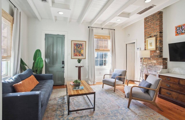 2BR LGD/Magazine Street Cottage - Unbeatable Location