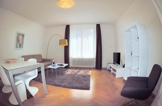 2BR near lake - Stardust 11