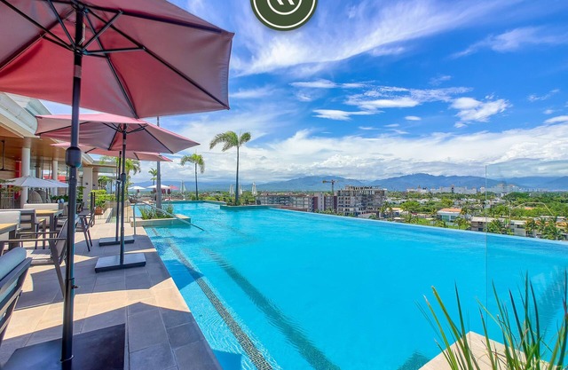 2BR Penthouse in Nuevo Vallarta - Terrace - Pool
