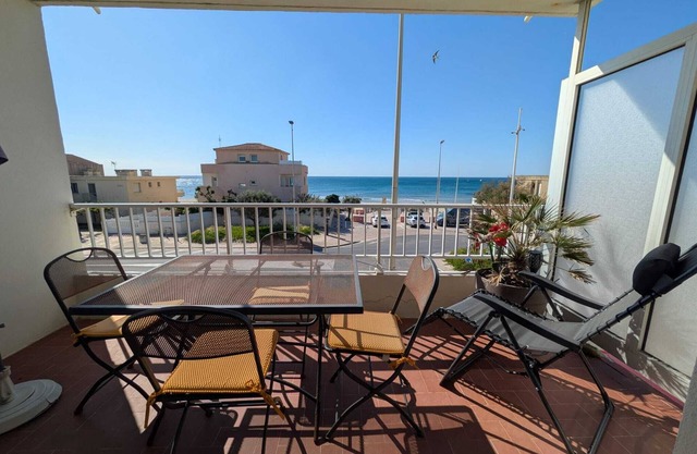 2BR Terrace SEA VIEW I Parking I Air-Cond.