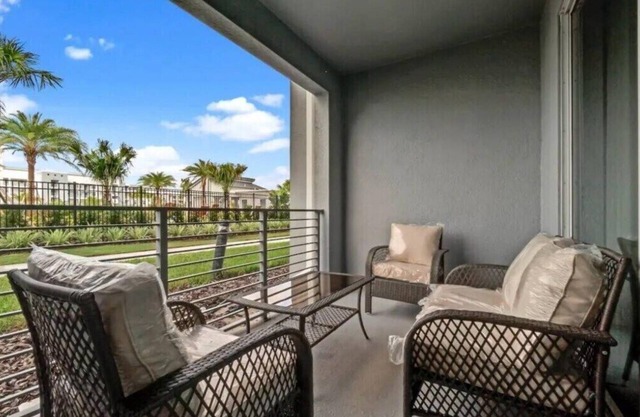 2BR w/Mickey Bedroom & 2 Clubhouses – Disney Just Minutes Away