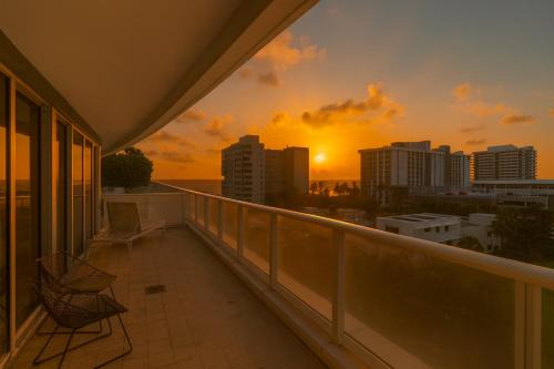 2BR W Residence FLL, OCEAN VIEWS, Infinity pool, hot tub, large balcony, easy amentiy access