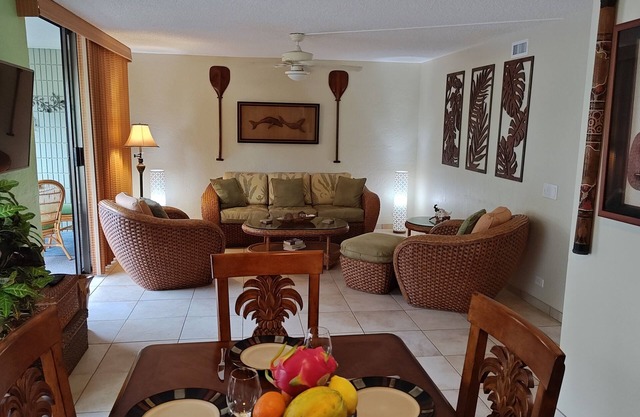 2br White Sands Village condo right at the beach