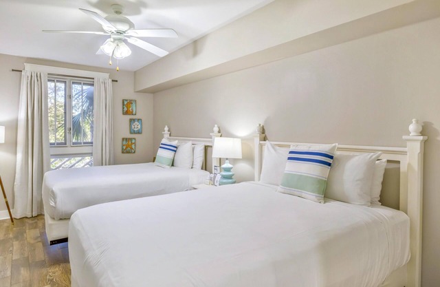 2nd Floor Pilot House Studio Condo in the heart of Baytowne Wharf at Sandestin Golf & Beach Resort!