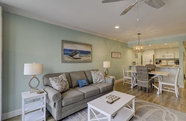 2nd floor two bed villa- walk to shops, dining & playground in Harbourtown