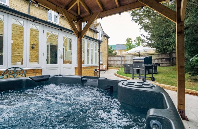 3 & 4 Hawthorn Cottages - a cottage that sleeps 9 guests in 5 bedrooms