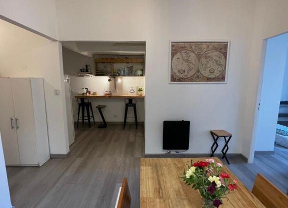 3 ambientes con balcón y Pràctico, lindo y con todo cerca!