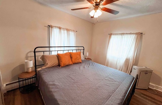 3 bd 10 min to Dwtwn Washer-dryer
