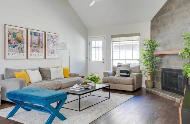 3-BD/2-BA Northern Dallas Retreat | Hot Tub & BBQ
