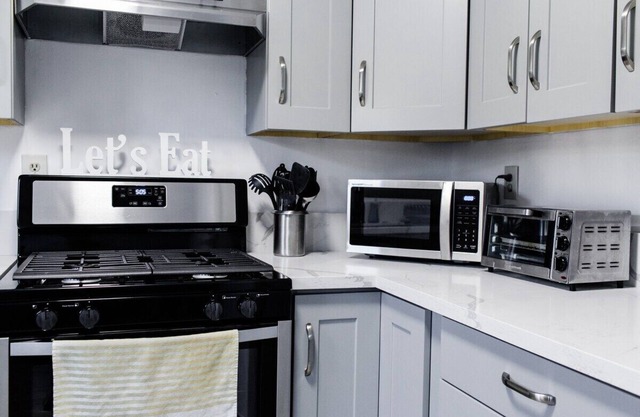 3 BD ! Family Friendly ! Great Neighborhood