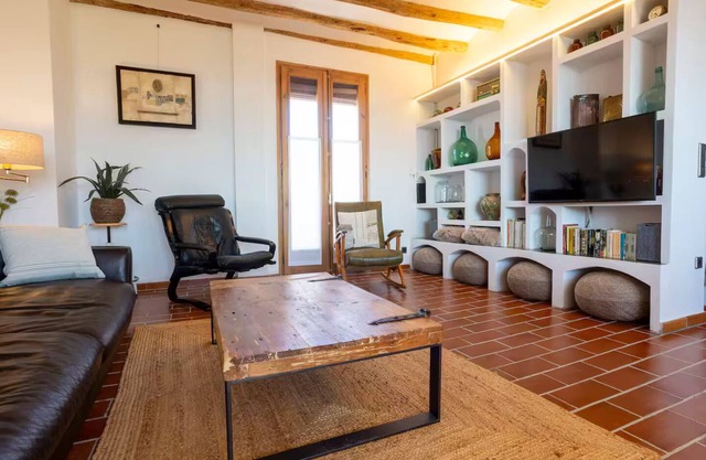 3-BD Gem in Hilltop Wine Village w/Amazing Views