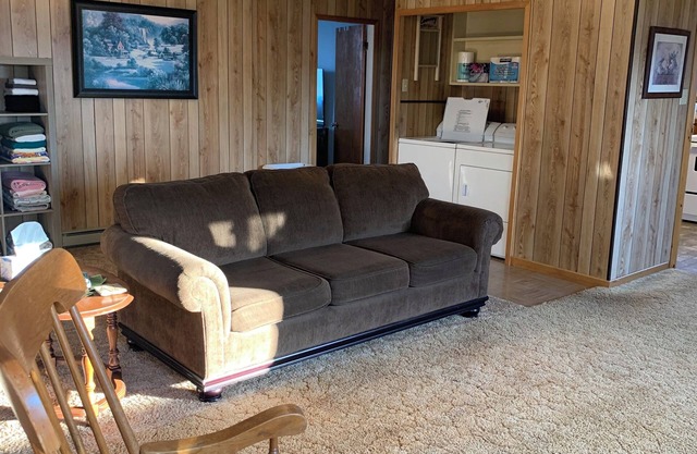 3 bdrm fully furnished cottage near the beach