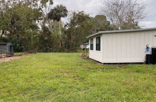3 bed, 2 bath in the heart of New Smyrna Beach
