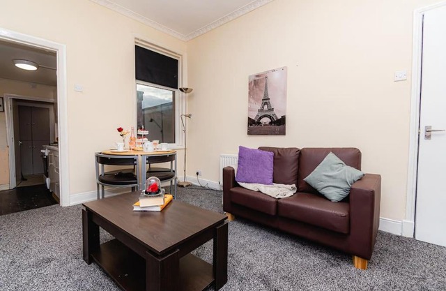 3 Bed Apartment with Free WiFi and Netflix