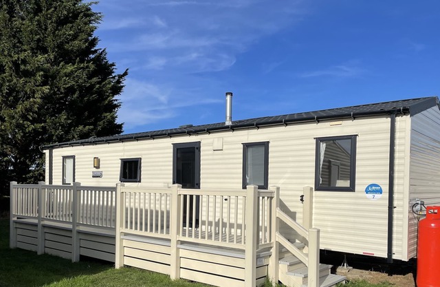 3 bed caravan sleeps 8 AllHallows Holiday Park