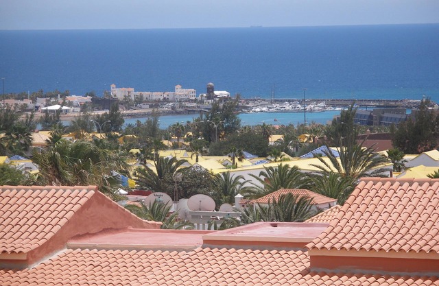 3 Bed, 2 bath house - great location & views - Hot Tub, BBQ, FIBRE Wifi, SKY