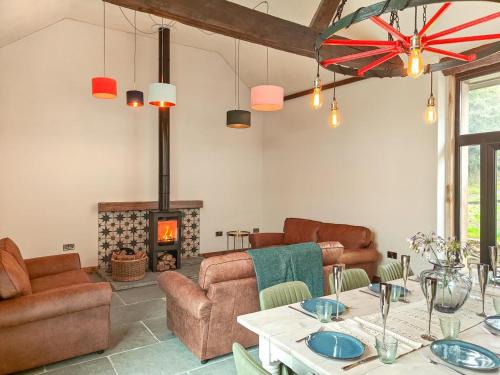 3 Bed in Dulverton oc-t32975