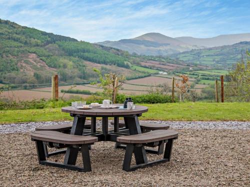 3 bed in Tretower BN124