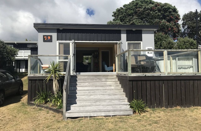 3 bed Kiwi Bach by the Beach