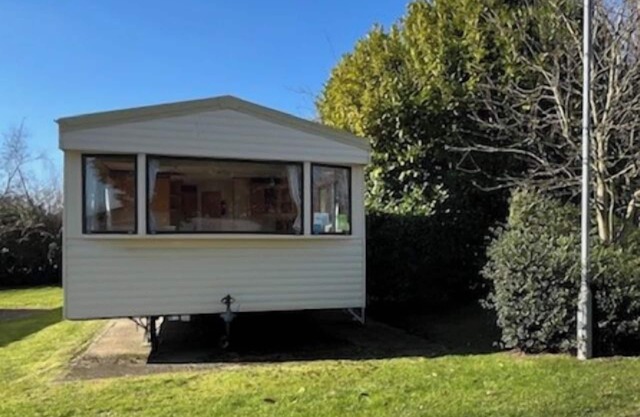 3-Bed Seaside Holiday Home & Parking