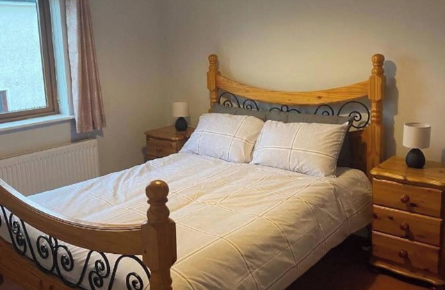 3 Bed-Sleeps 5-Garden-Parking-Pets
