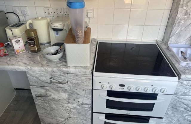 3 Bed, Sleeps 5, Wifi, Free Parking