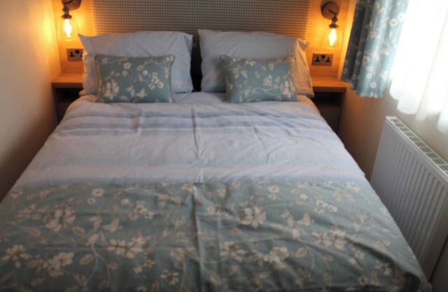 3 Bed-Sleeps 8-Parking-Pets-Sea View