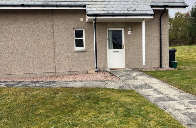 3 bed villa Inchmarlo, Deeside