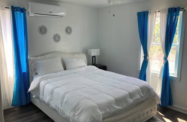 3-bedroom 1bath Luxury house with parking WiFi, AC in fabulous Philadelphia.