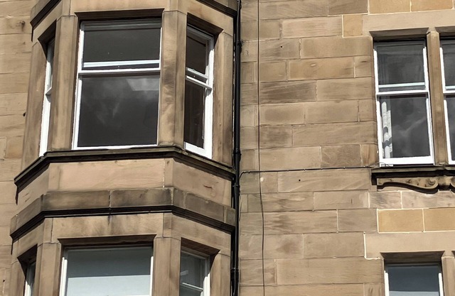 3-bedroom, 2nd flr flat with WiFi in much loved district of enchanting Edinburgh