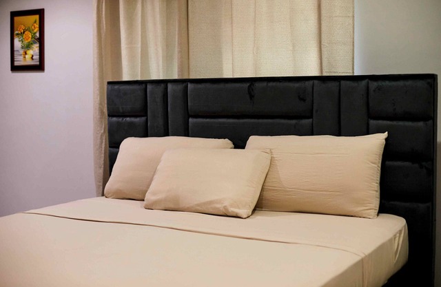 3-bedroom 3.5-ba house in peaceful Kwabenya, Accra with AC. Family-friendly