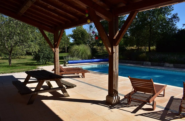 3 bedroom, 3 bathroom vacation home with Pool and Pool House.