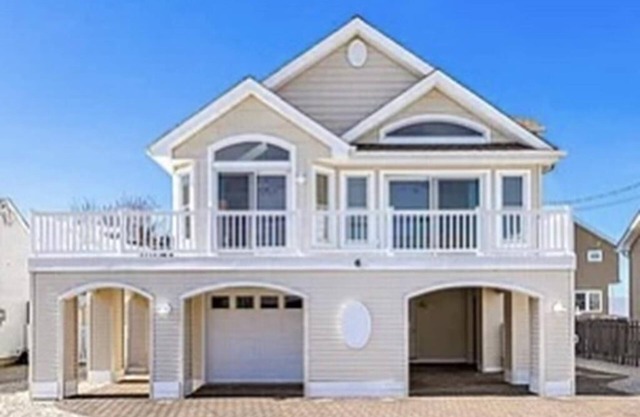 3 bedroom accommodation in Beach Haven Gardens