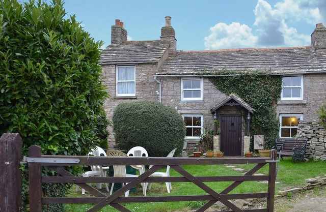 3 bedroom accommodation in Langton Matravers
