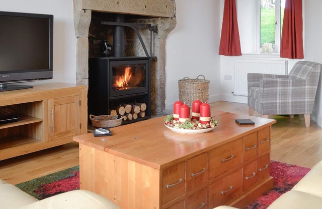 3 bedroom accommodation in Near Lochwinnoch