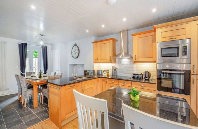 3 bedroom accommodation in Betws Garmon