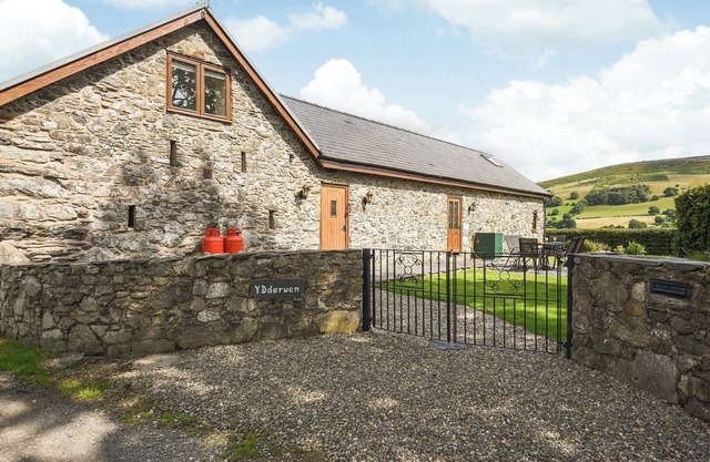 3 bedroom accommodation in Penybontfawr