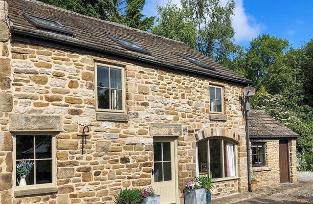 3 bedroom accommodation in Hope, near Castleton