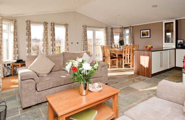 3 bedroom accommodation in Overseal, Nr Ashby-de-la-Zouch