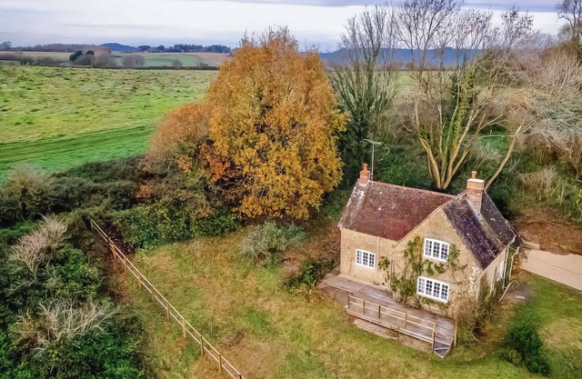 3 bedroom accommodation in Beaminster