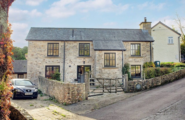 3 bedroom accommodation in Branscombe