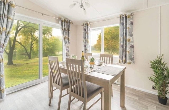 3 bedroom accommodation in Selsey, Chichester