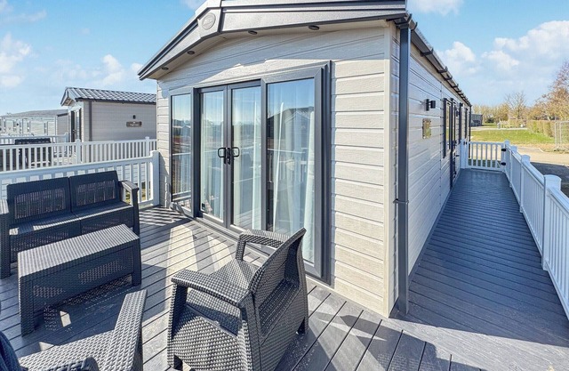 3 bedroom accommodation in Colchester