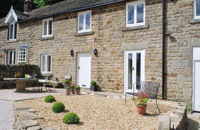 3 bedroom accommodation in Grindleford