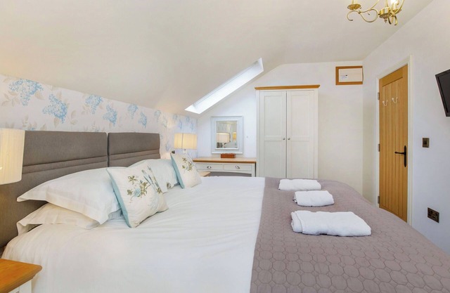 3 bedroom accommodation in Holtby, near York