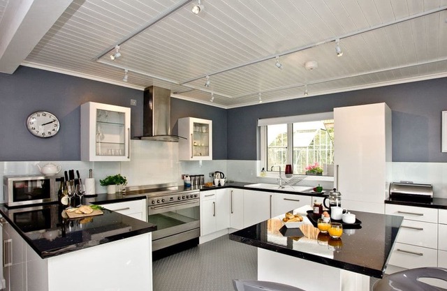 3 bedroom accommodation in Praa Sands