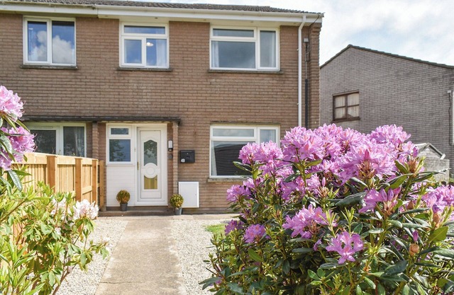 3 bedroom accommodation in Torrington