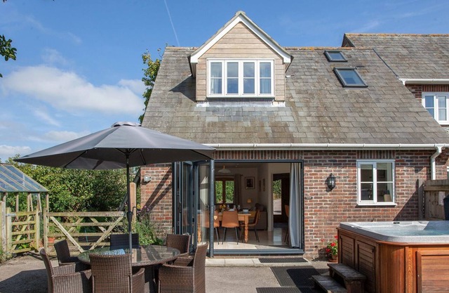 3 bedroom accommodation in Piddletrenthide, near Dorchester