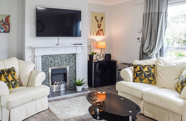 3 bedroom accommodation in Lochgelly